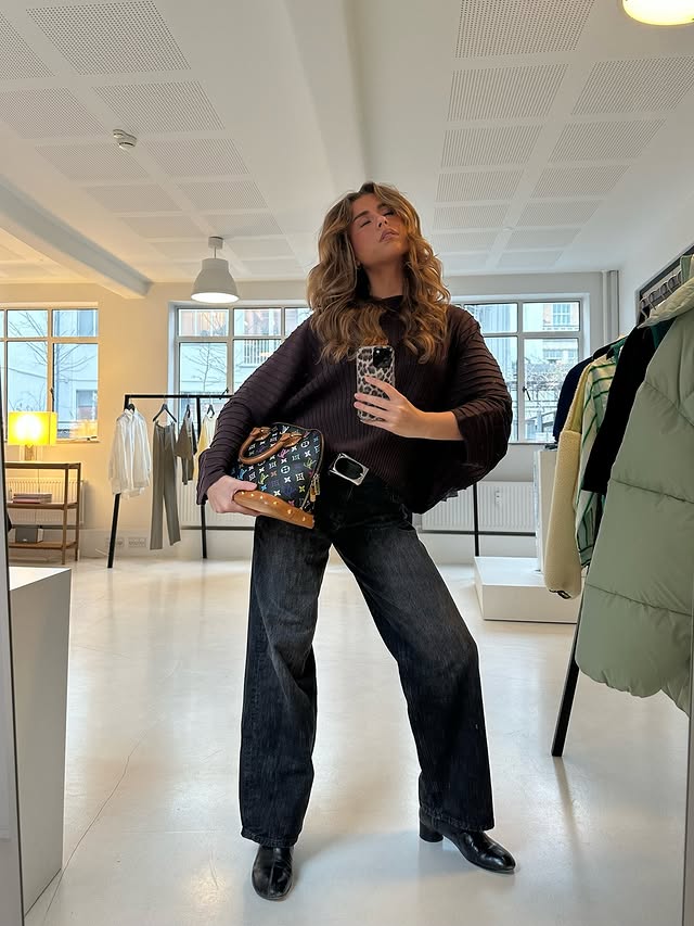 Instagram post by @laranoergaard for SOFIE SCHNOOR. Caption reads: Mixxxxx Annonce tags.