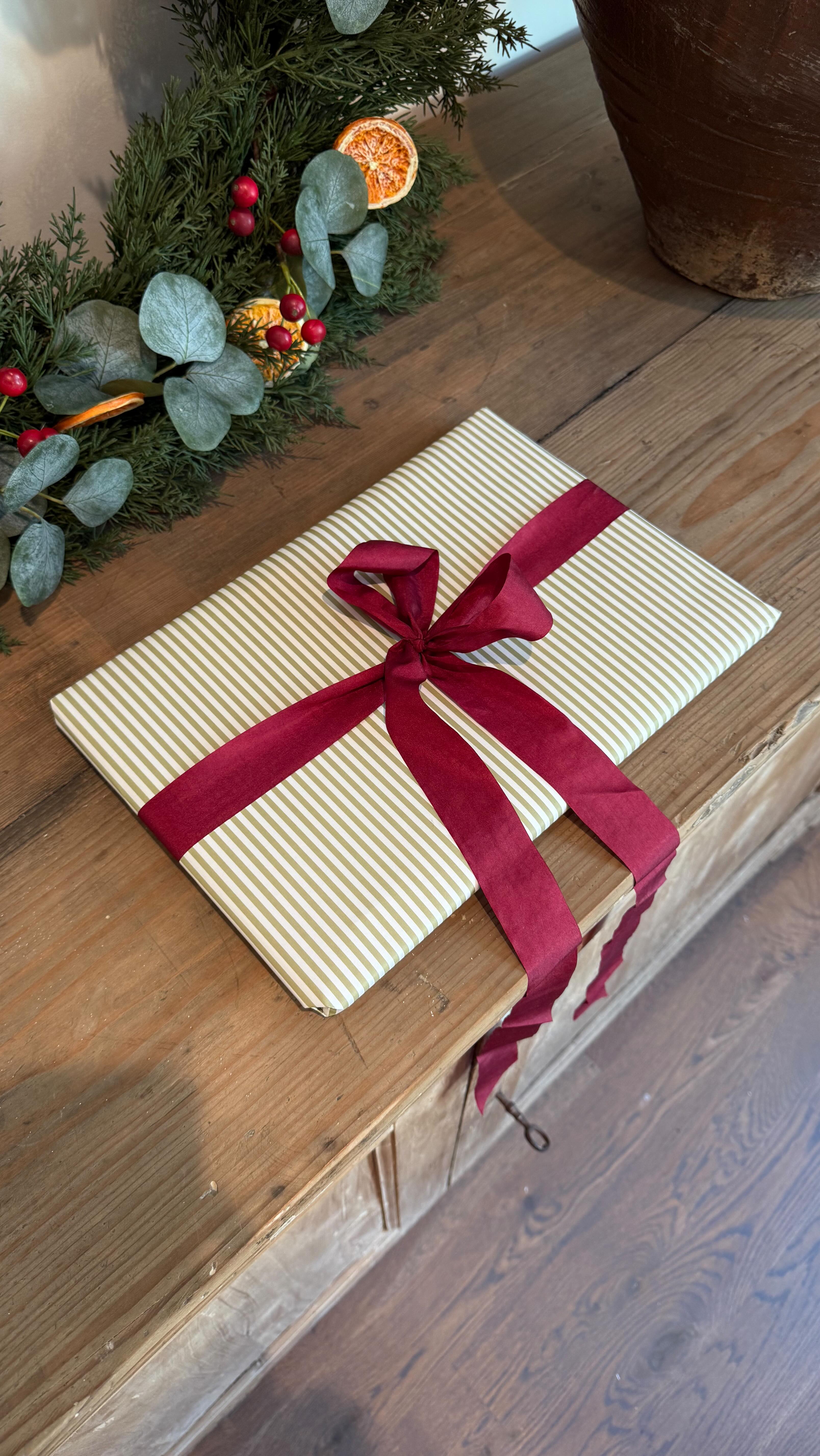 Instagram post by @rachautenrieth for Dell Technologies. Caption reads: #Ad Unwrapping a season of magic and endless....