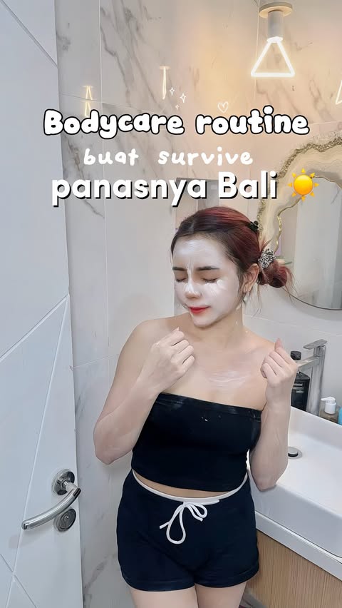 Instagram post by @dwititiayu for The Ordinary. Caption reads: Setelah mandi, masih ada skincare & bodycare....