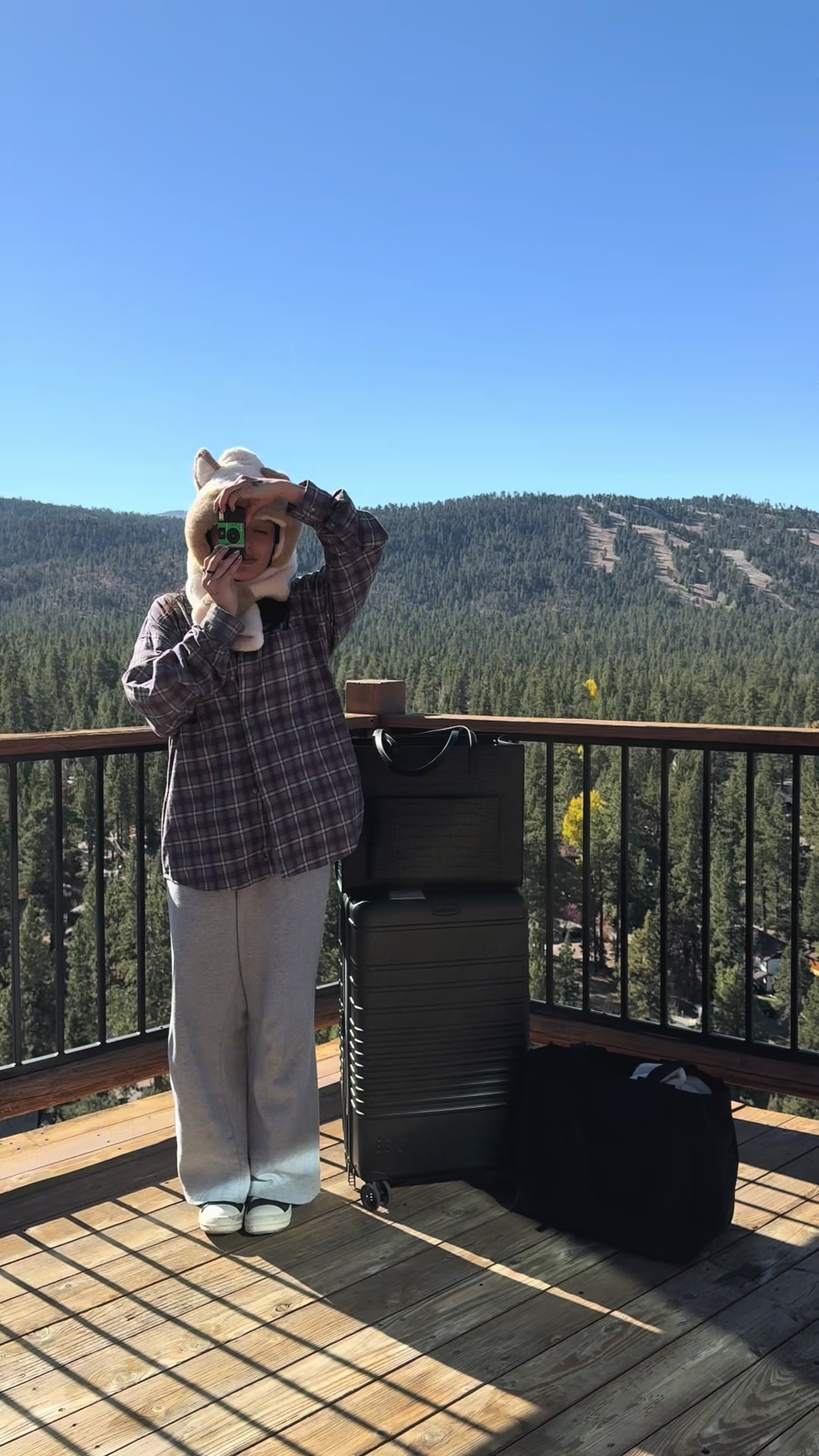 TikTok post by @sabquesada for BÉIS Travel. Caption reads: traveling has never looked better 🖤 @BÉIS....