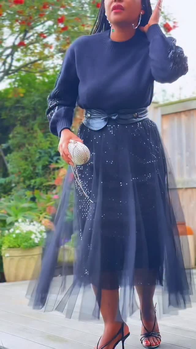 Instagram post by @lovinlown for Izabel London. Caption reads: ♣️&♠️ When separates come together.. [Ad]

You’ve....