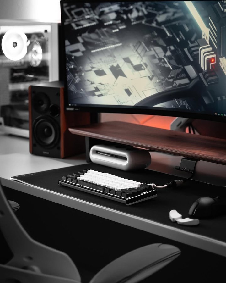 Instagram post by @jaydimaster for FansDreams. Caption reads: Is your wallet safe from yesterday’s Apple event?....