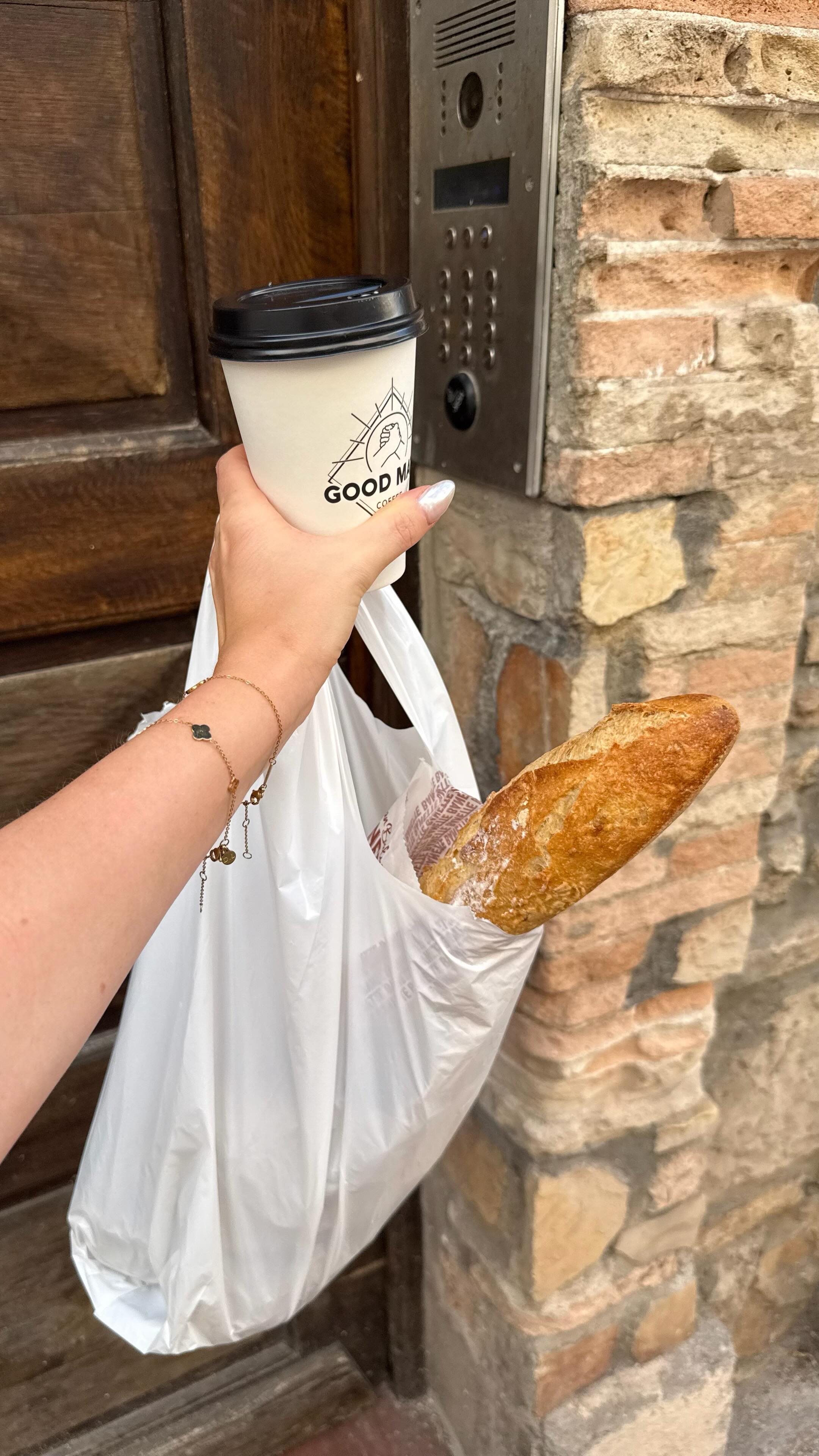 Instagram post by @helenelane_ for Everlane. Caption reads: European summer in @everlane 🌼🍦 #everlanepartner....