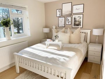 Instagram post by @morricehome for Arista Living. Caption reads: HAPPY FIZZY FRIDAY 🥂

Finallyyyy...and I’m even....