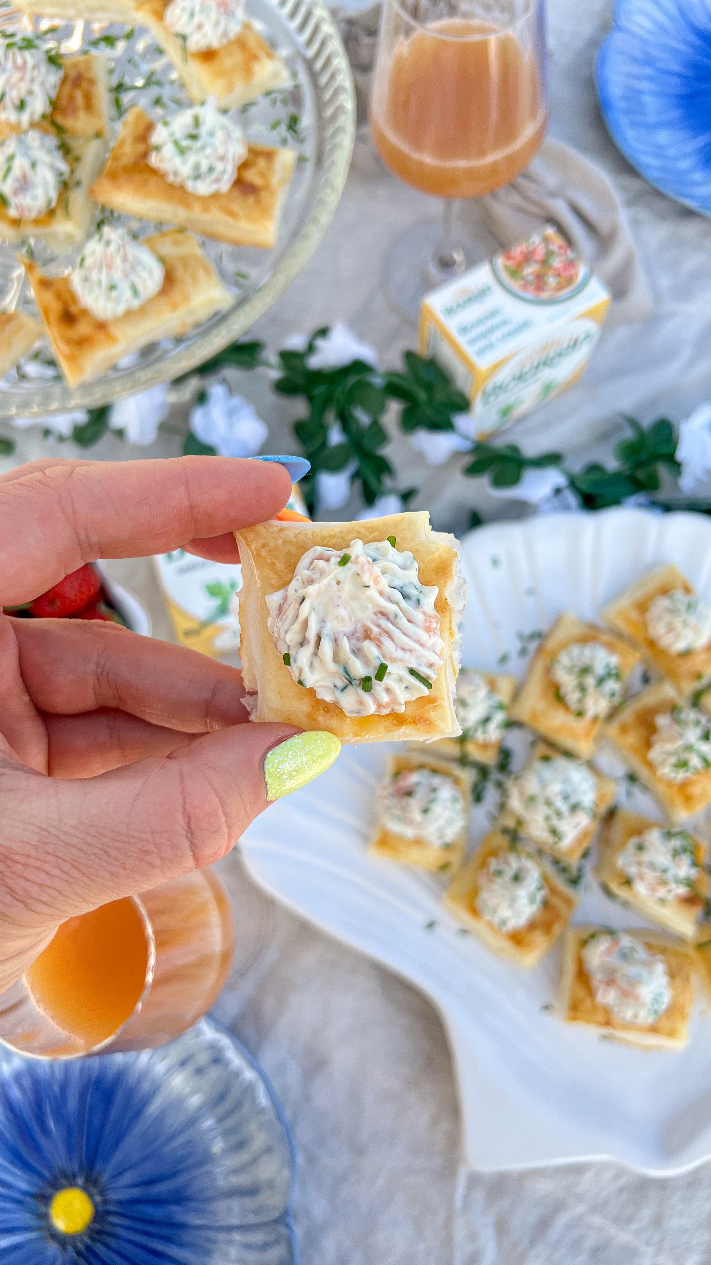 Instagram post by @wickanahlin for Boursin. Caption reads: Supergoda snittar i betalt samarbete med....