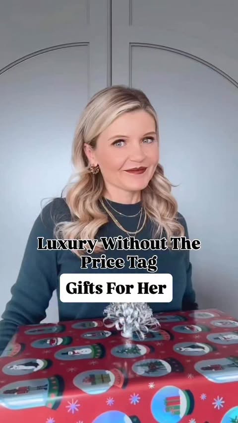 Instagram post by @trending_with_trina for SUUKSESS. Caption reads: These sweaters are so high quality without the....