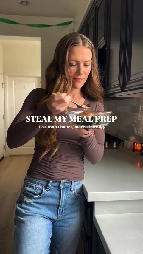 Instagram post by @mollyeledge for RP Strength. Caption reads: STEAL THIS MEAL PREP....