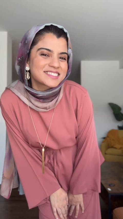 Instagram post by @saadia.ammad for Sowears. Caption reads: Which one looks better? @Sowears Haul ✨ Use code....