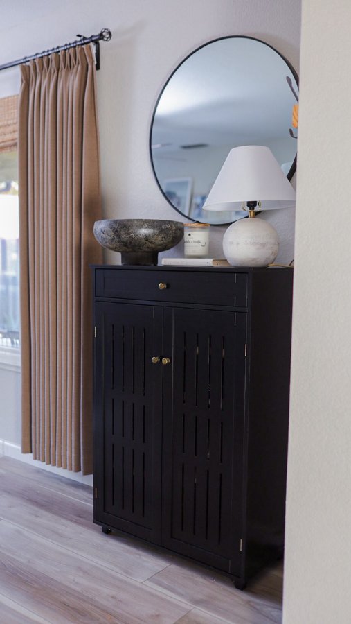 Instagram post by @lualayse for Yaheetech. Caption reads: Stepping into organized living 
Loving this sleek....