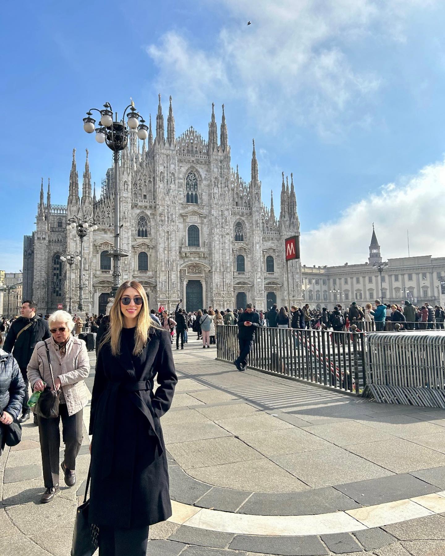 Instagram post by @dianaper_ for Rosefield. Caption reads: 40% discount on all products using my code SUMMER6....