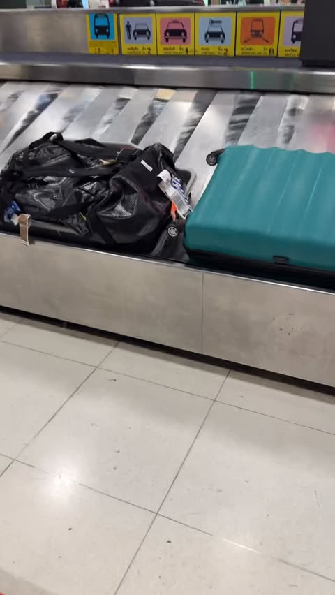 Instagram post by @darrynbig for Qantas. Caption reads: Touchdown Bangkok ✈️🇹🇭
And here’s the surprise....