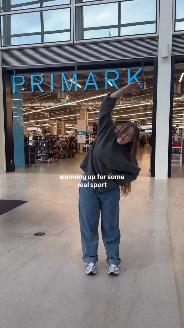 Instagram post by @ema.lv for Primark. Caption reads: The boys could never 🏃🏼‍♀️✨

-
#midsizefashion....