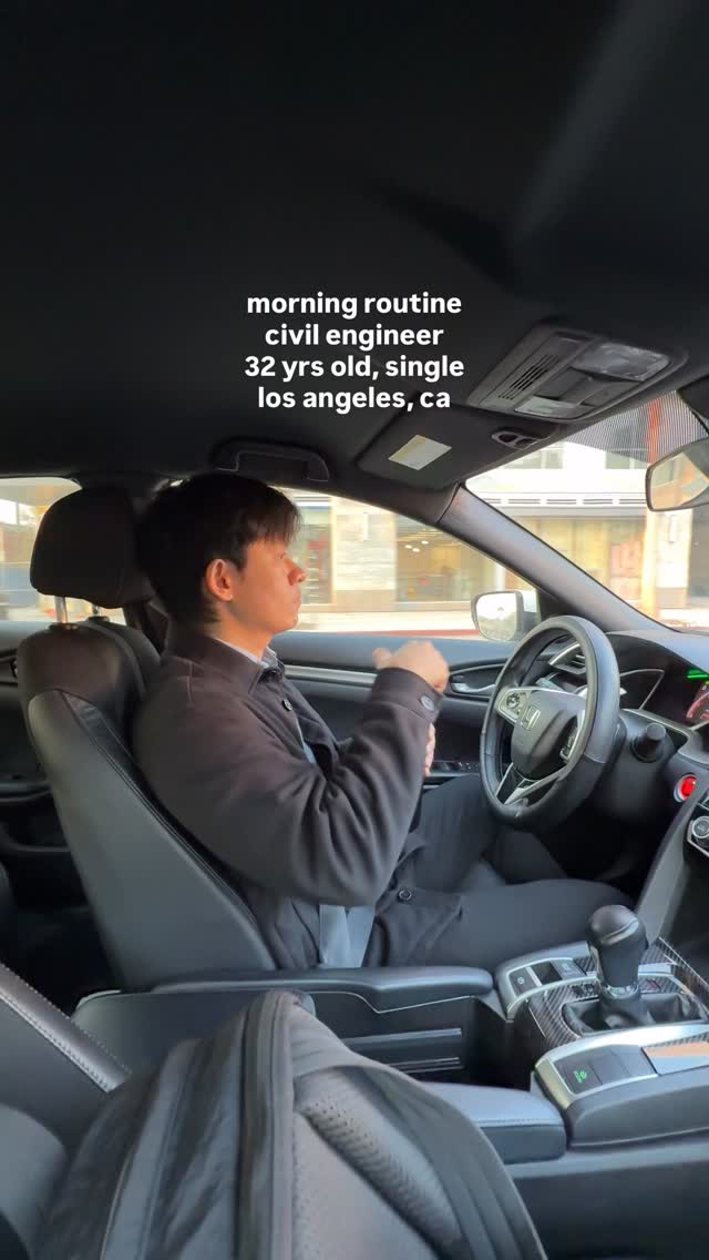 Instagram post by @maruurico for LunchEAZE. Caption reads: [...] No microwave lines, no extra spending.....