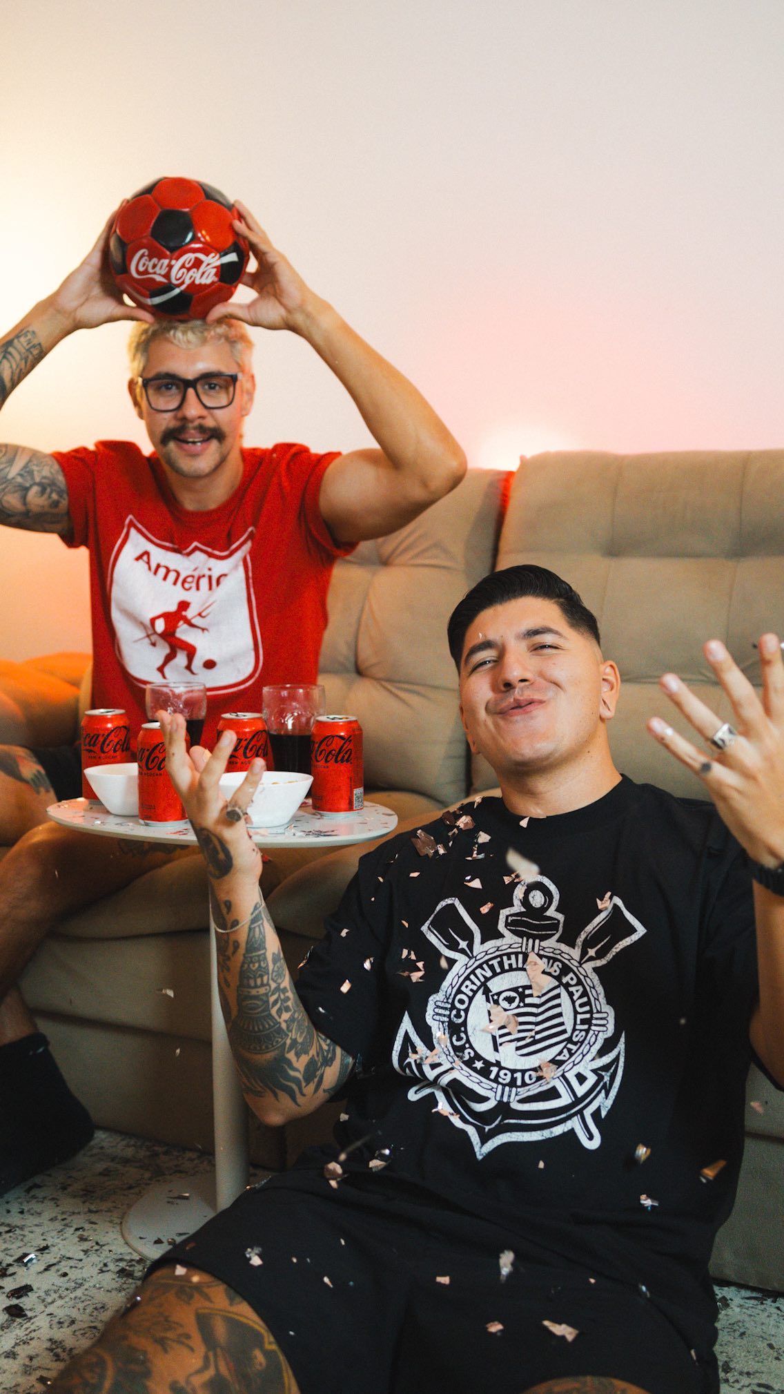 Instagram post by @renexramirez for Coca-Cola Brasil. Caption reads: Esse foi um daqueles jogos que fazem o coração....