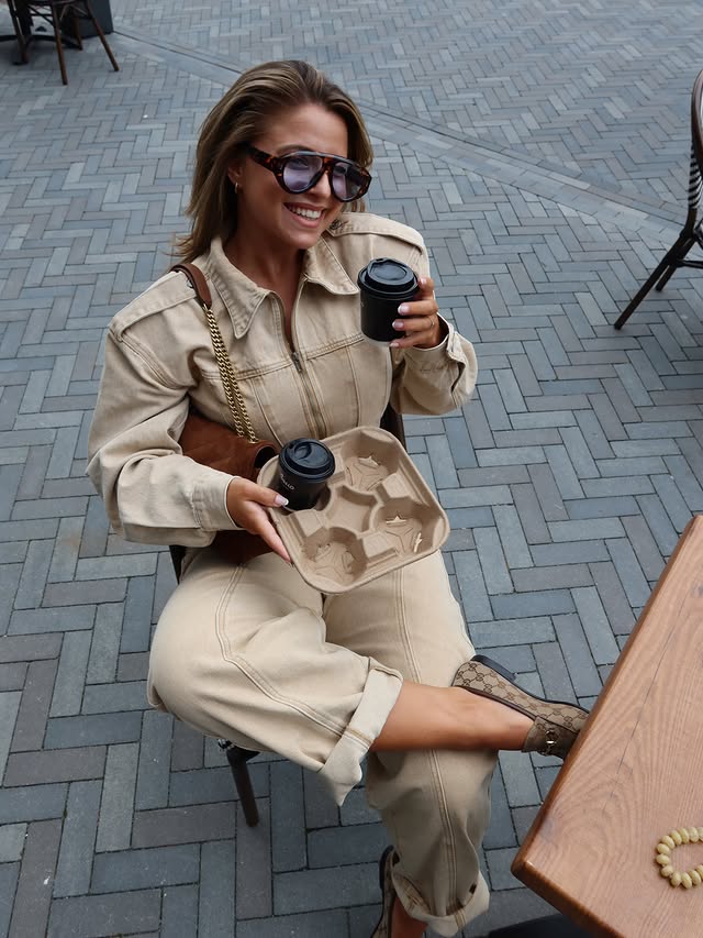 Instagram post by @daphne.m.h for LOAVIES. Caption reads: City stroling in my fav outfit @loavies #loavies....