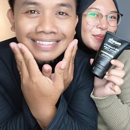 Instagram post by @septi_hani.s for Morris Indonesia. Caption reads: [...] Ingat parfum ya Morris ✨💞 @morrisindonesia....