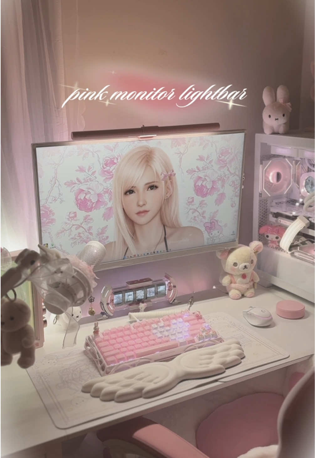 TikTok post by @luvlybearie for Quntis. Caption reads: [...] with this monitor lightbar from @Quntis they....