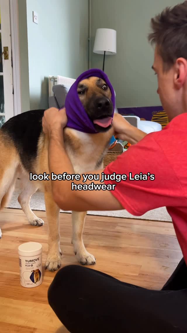 Instagram post by @_thelifeofleia for YuMOVE. Caption reads: Use code LEIA30 at checkout for 30% off @yumove_uk....