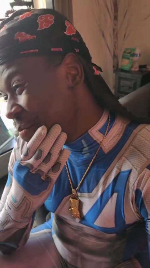 Instagram post by @trevohnnthetitan for Happy Socks. Caption reads: And that's on 4, FN. 
BIG SHOUTOUT TO @happysocks....