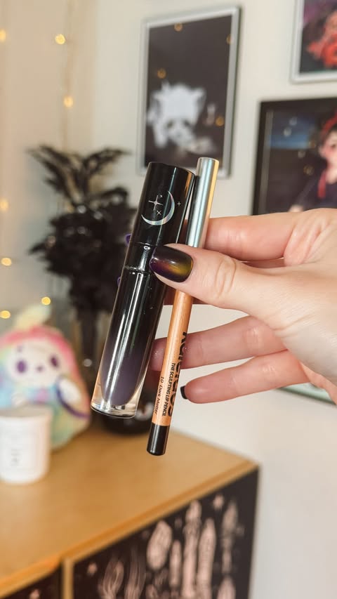 Instagram post by @battybean_ for KALEIDOS. Caption reads: lip combo🐈‍⬛ @kaleidosmakeup dark matter pencil*....
