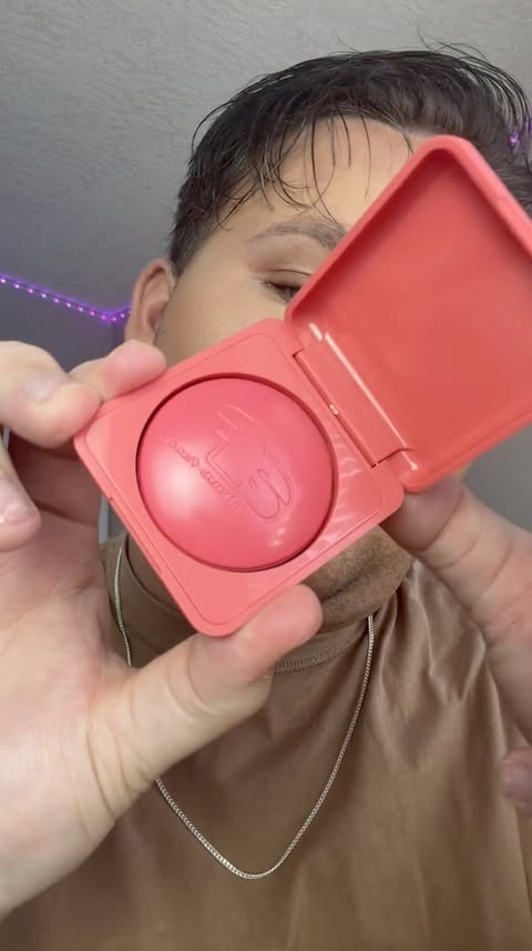 Instagram post by @creaseworks for Shoppers Drug Mart. Caption reads: Shoppers Beauty Pro @CreaseWorks is getting ready....