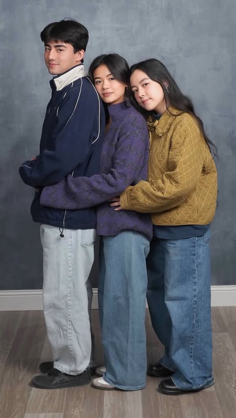 Instagram post by @_amberalexander for Walgreens. Caption reads: [...] #christmashaul #candy @walgreens.