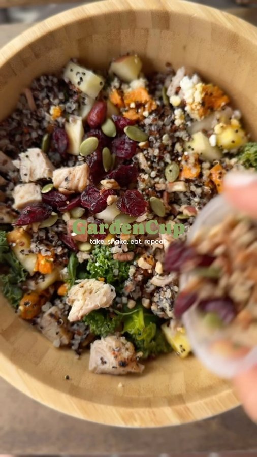 Instagram post by @tippytoegirl for Gardencup. Caption reads: #MealprepMonday? meet @gardencuplife salads 🥗 #ad....