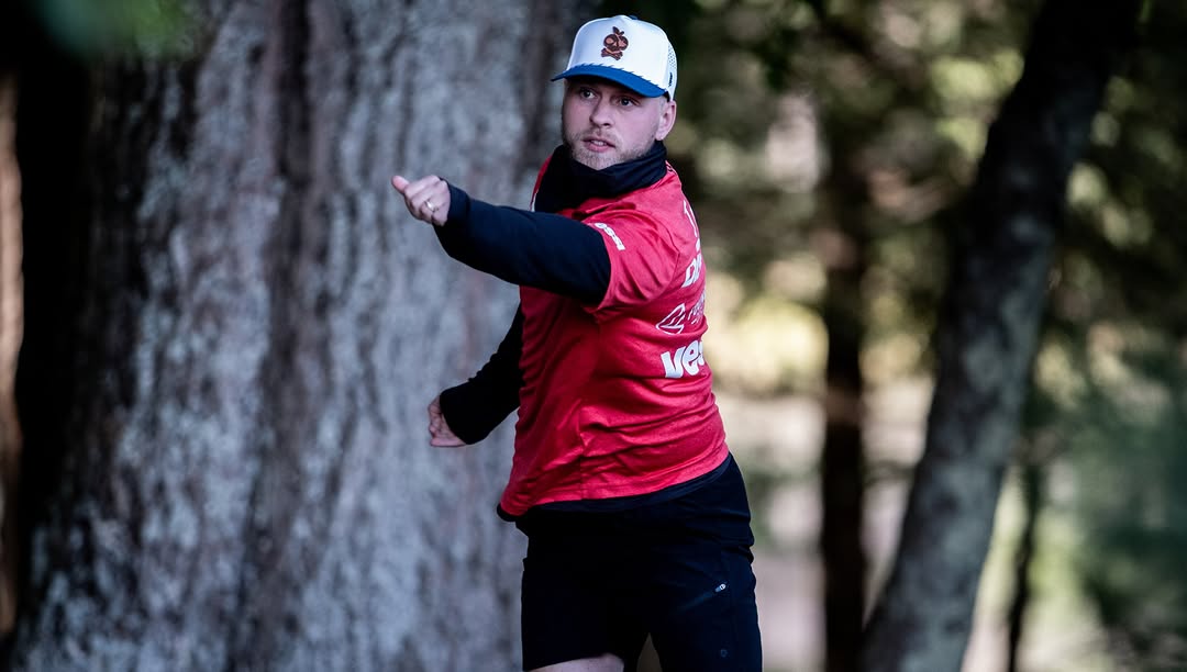 Instagram post by @ezra_robinson_02 for Vessi. Caption reads: [...] @foundationdiscgolf @squatch_disc_golf....