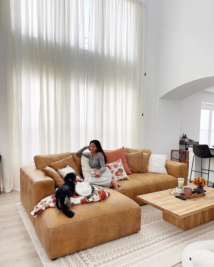 Instagram post by @sophiacuerquis for Fidelity Investments. Caption reads: Staying in and saving money is HOT! Sometimes we....