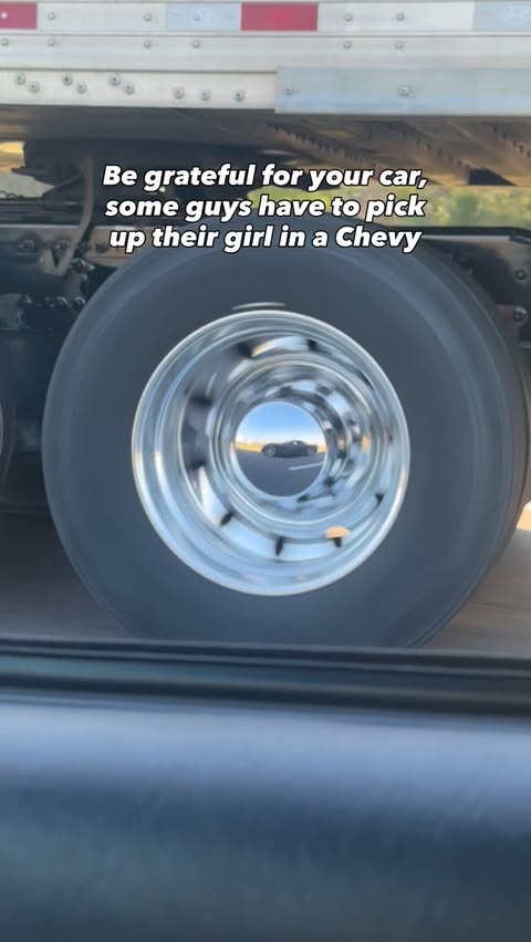 Instagram post by @slowc5z for Extreme Online Store. Caption reads: [...] @ritchieperformance @extremeonlinestore -....