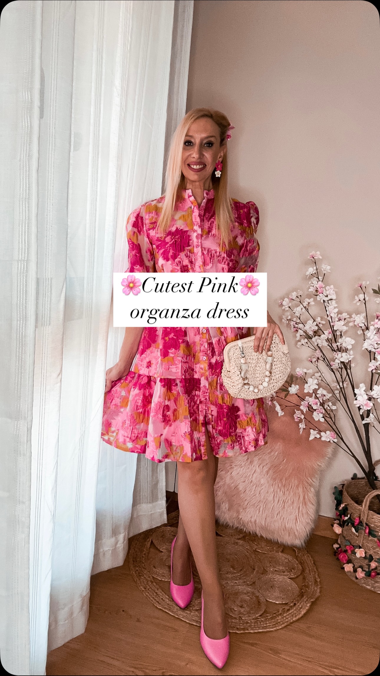Instagram post by @helenwearsit for Chicwish. Caption reads: 🌸🩷Cutest Organza Pink Dress🩷🌸Que gana tenía de....