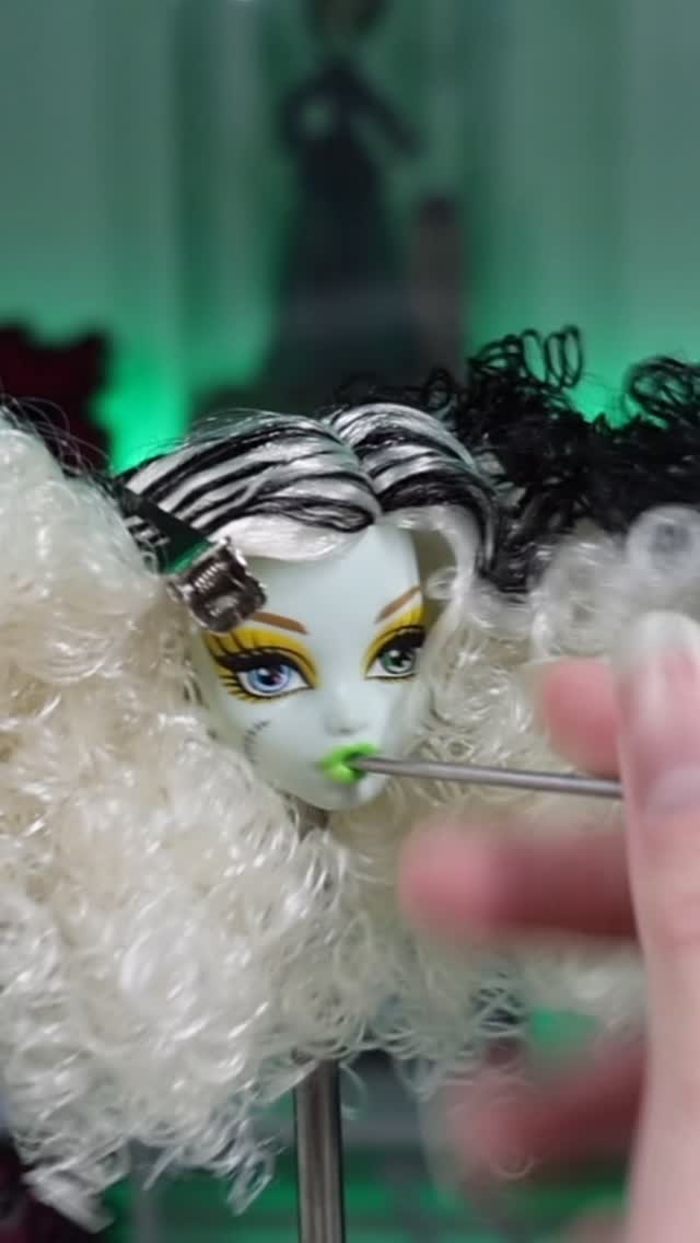 Instagram post by @zombiexcorn for Monster High. Caption reads: Paht two 

#monsterhigh #reels #dolls #explore....