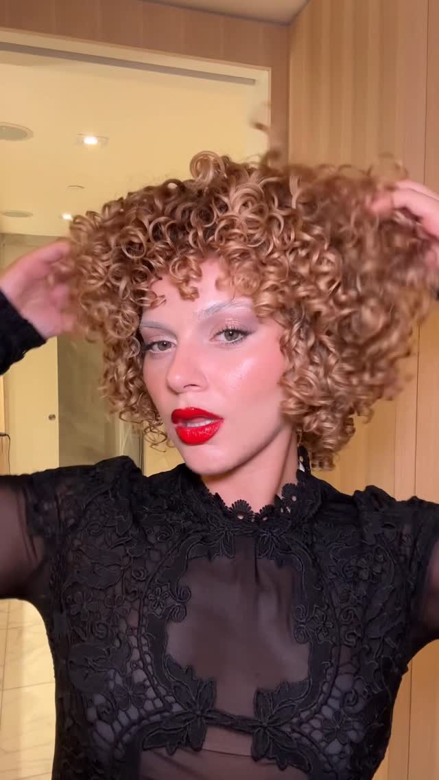 Instagram post by @manesbymell for SexyHair. Caption reads: Sorry the Volume is too loud on the music and on....