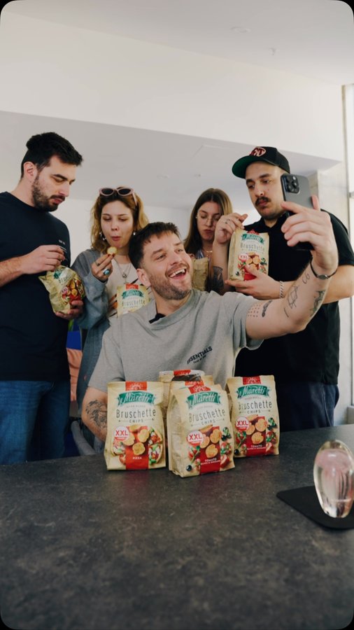 Instagram post by @sandi.pego for Maretti Bruschette. Caption reads: Našla je narukvicu od pet tisuća.. Bitno je snaći....