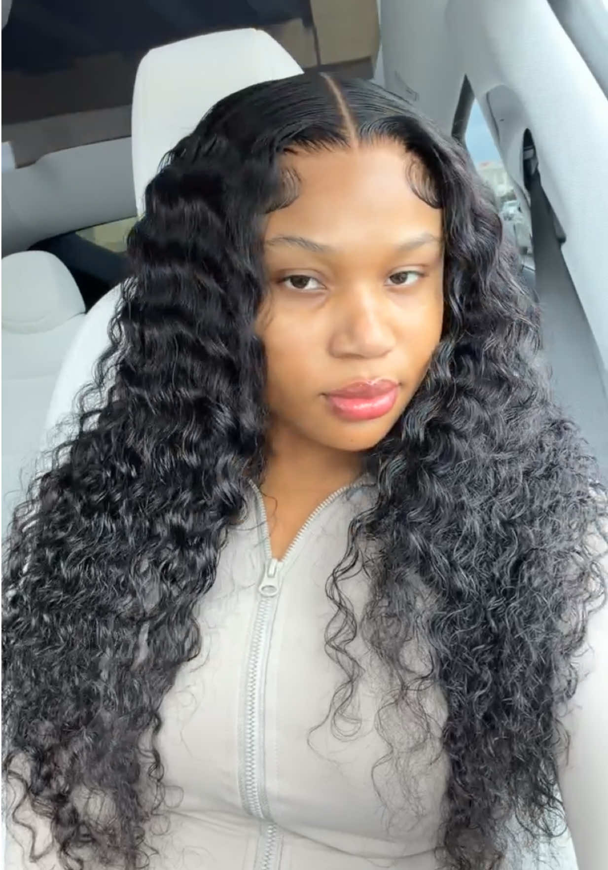 TikTok post by @jayandnia for Alipearl Hair. Caption reads: Obsessed 😍 hair from @Alipearlhair link in bio.