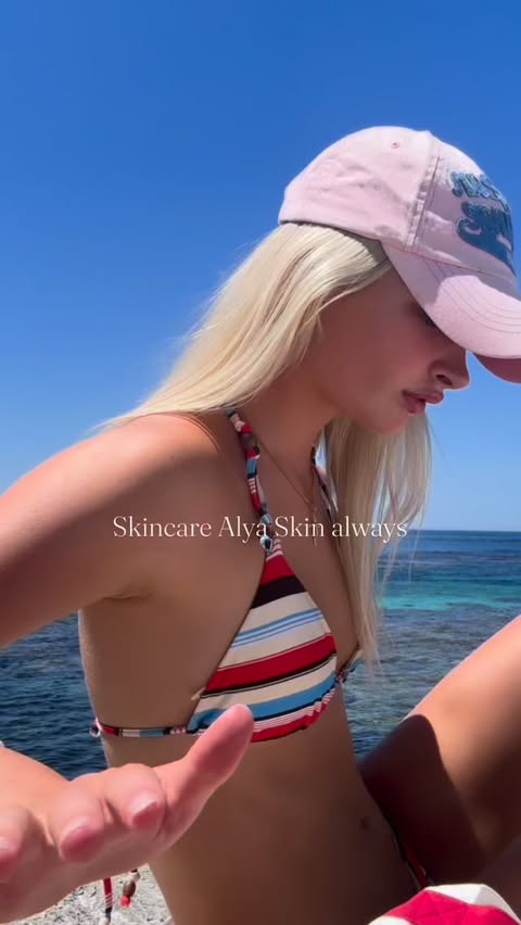 Instagram post by @hollyegan__ for Alya Skin TM. Caption reads: @alyaskinaus #ad.