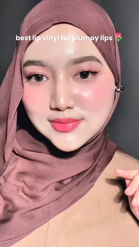 Instagram post by @dwiffahraherz for Barenbliss. Caption reads: [...] lightweight, transferproof!....