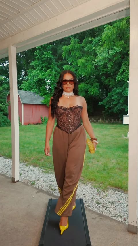 Instagram post by @slayjay_ for Micas. Caption reads: [...] it up anytime I can! All looks from....