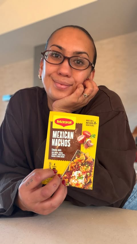 Instagram post by @lisaperesecullen for MAGGI Belgium. Caption reads: Delicious dinners that even the picky ones approve....