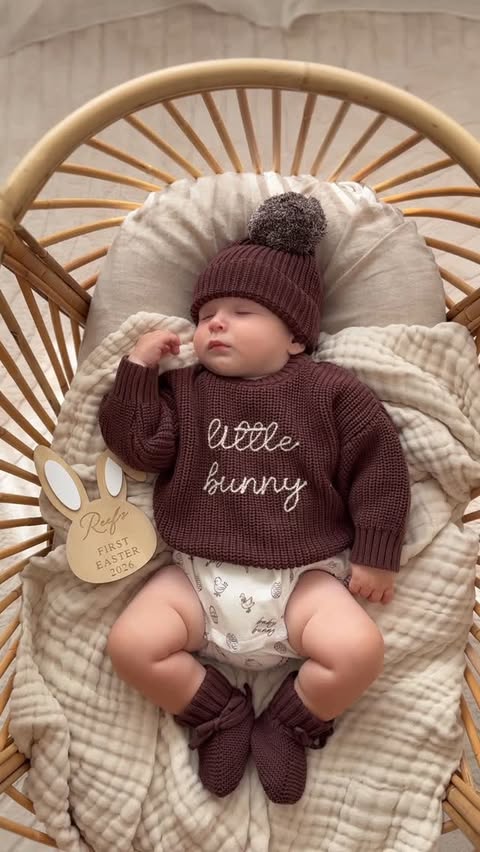 Instagram post by an influencer for Blossom and Pear. Caption reads: [...] for easter yet? Outfit @blossomandpear DC -....