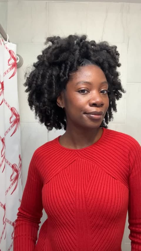 Instagram post by @jasminenicholle for Creme of Nature. Caption reads: [...] with sleek, laid edges thanks to....