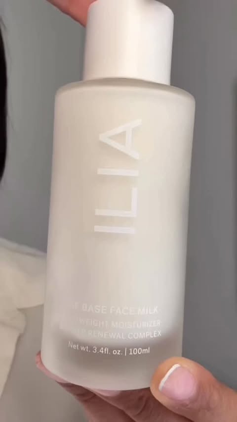 Instagram post by @dileinybaron for ILIA Beauty. Caption reads: [...] and the perfect base before makeup....