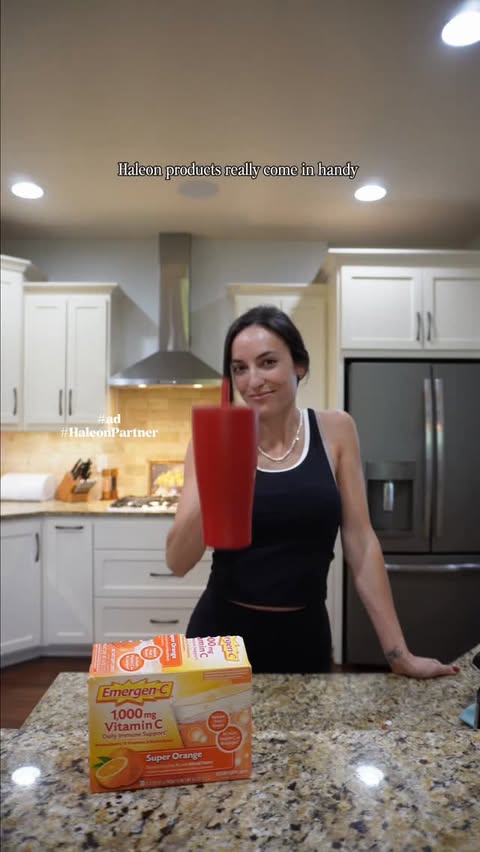 Instagram post by @_anagildersleeve for Emergen-C. Caption reads: [...] body health @centrumusa ✔️ Emergen-C Super....