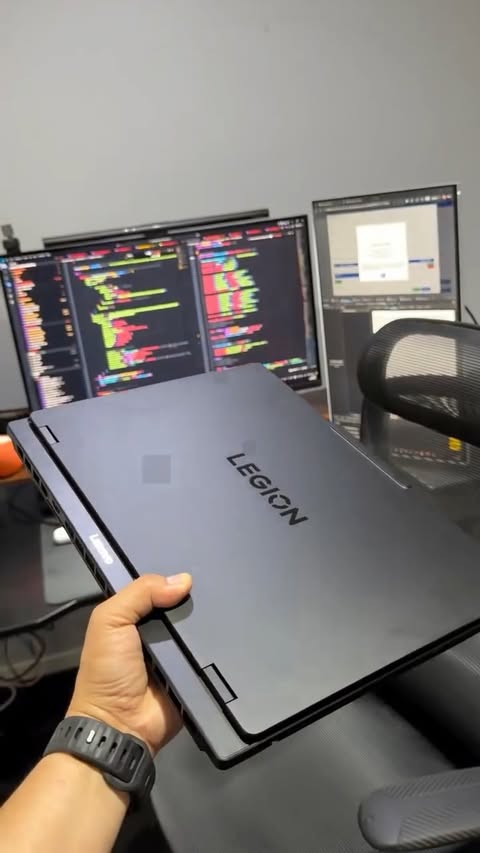 Instagram post by @devjovy for Intel. Caption reads: [...] still running. 😮‍💨🎮 That’s how the Intel....