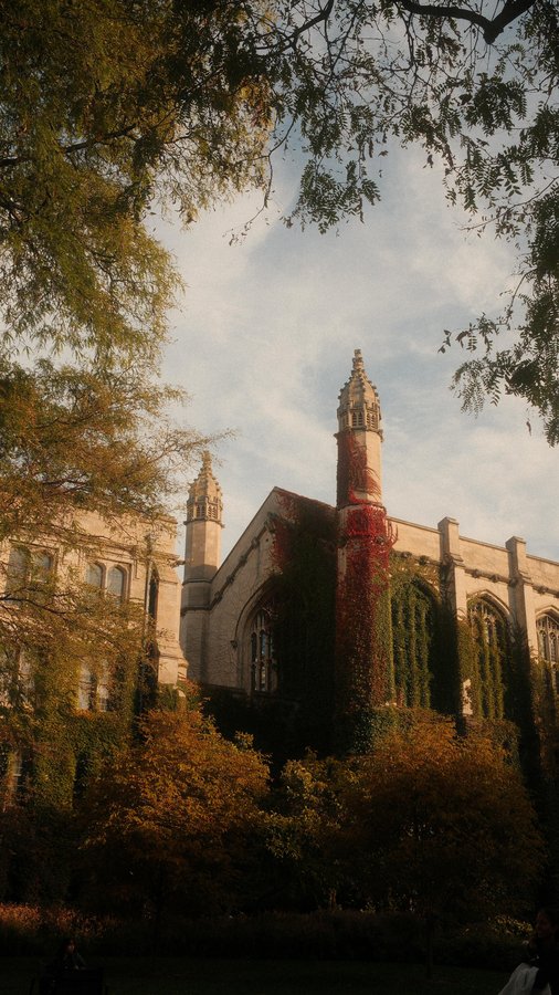 Instagram post by @hausofheidior for Choose Chicago. Caption reads: Fall colors are starting to show around Hyde Park.....