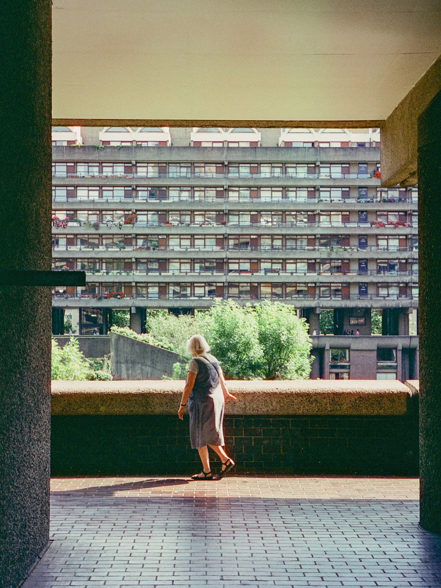 Instagram post by @casual.grains for VISIT LONDON. Caption reads: Quiet Barbican moments

📷 Leica M3
🎞️ Candido....