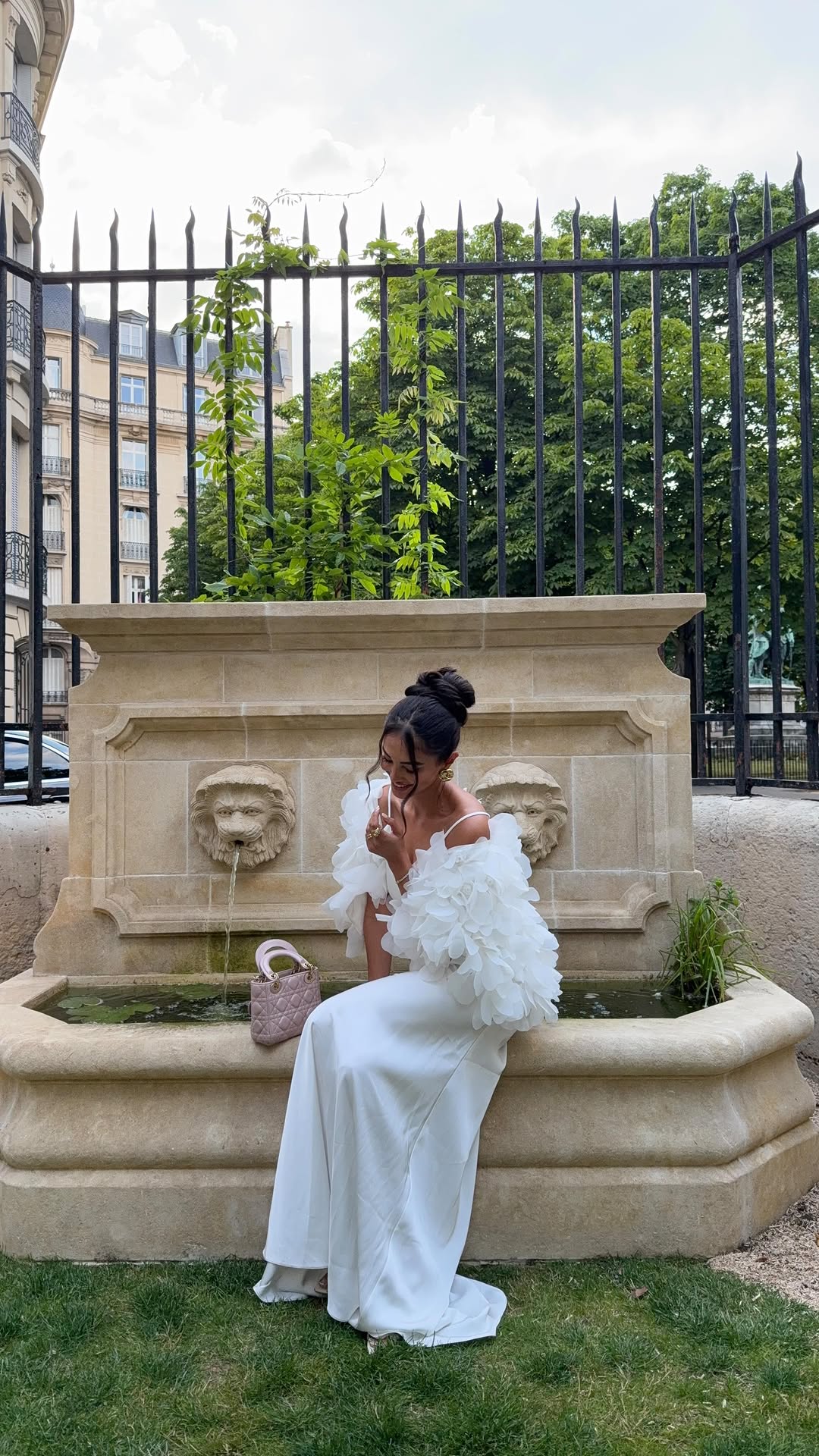 Instagram post by @samira.sfiii for Maria Nila. Caption reads: Anzeige/ easy knot up do hair tutorial w/ my fave....