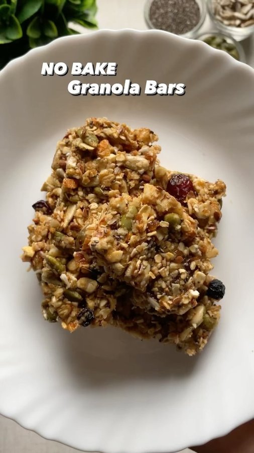 Instagram post by @pans_and_platters for Himalayan Organics. Caption reads: Best Ever No Bake Granola Bars ✨.Health is....