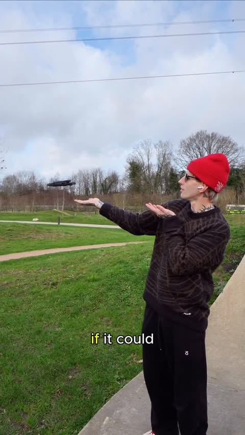 Instagram post by @webzskateboards for HOVERAir. Caption reads: [...] it has no remote controller #Hoverairx1pro....