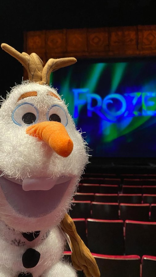 Instagram post by @socalthrills for Segerstrom Center for the Arts. Caption reads: [...] #disneyfrozen #segerstromcenterforthearts....